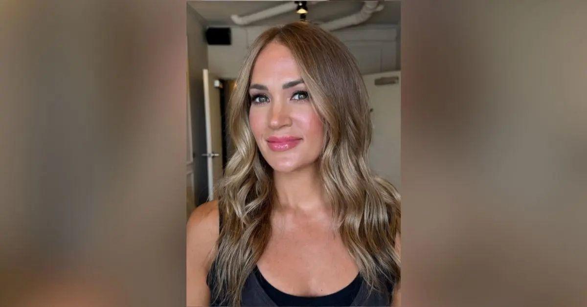 Photo of Fans shared their response to Carrie Underwood's new natural hair color.