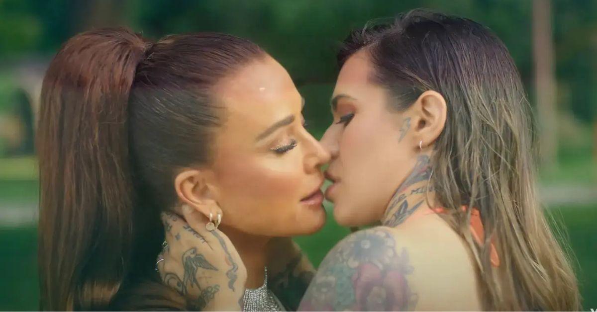 image of Kyle Richards and Morgan Wade got very close in a music video in 2023.