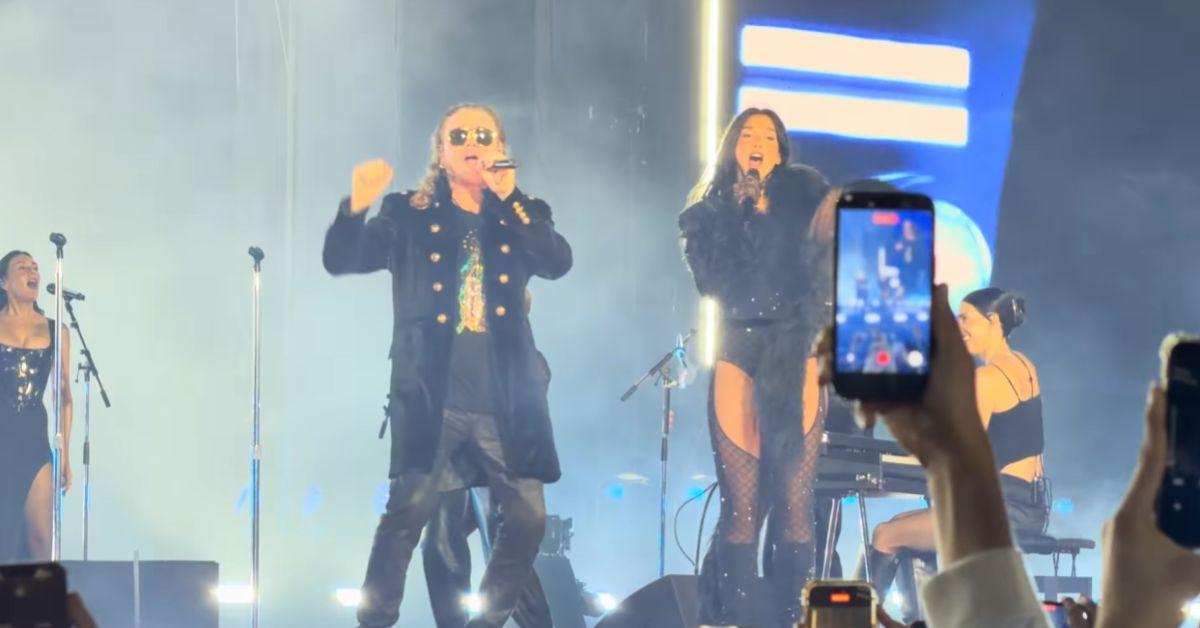 image of The singer paid tribute to Selena Quintanilla with a surprise performance of 'Amor Prohibido.'