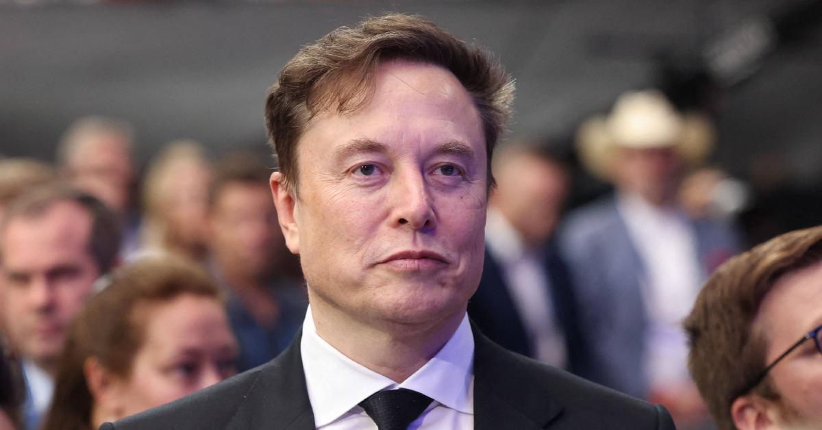 image of Elon Musk is almost 30 years older than Sydney Sweeney.