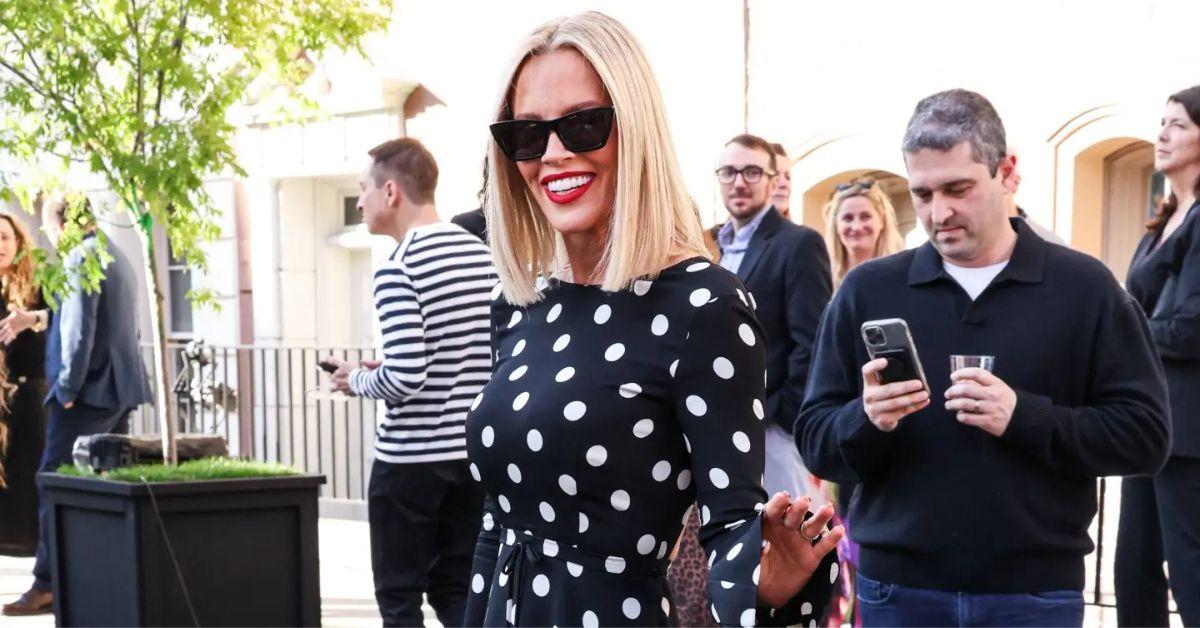 Photo of Jenny McCarthy isn't letting her health slow down her holiday plans.